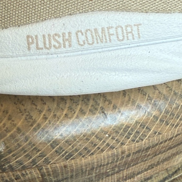 Skechers women’s boat shoe very good condition size 10, beige plush comfort - Picture 5 of 13